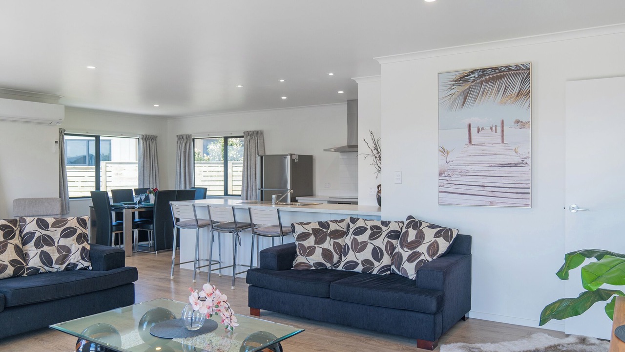 Photo of Livingroom in Cooks Beach