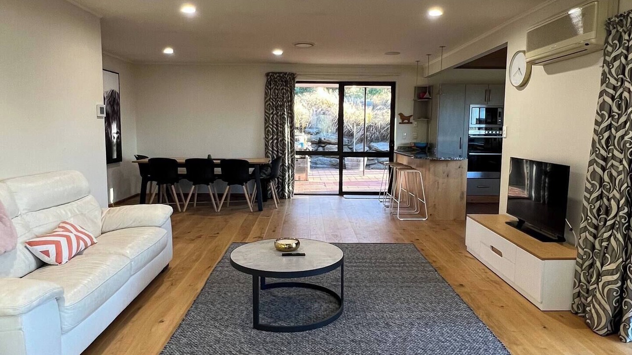 Photo of Livingroom in Alexandra