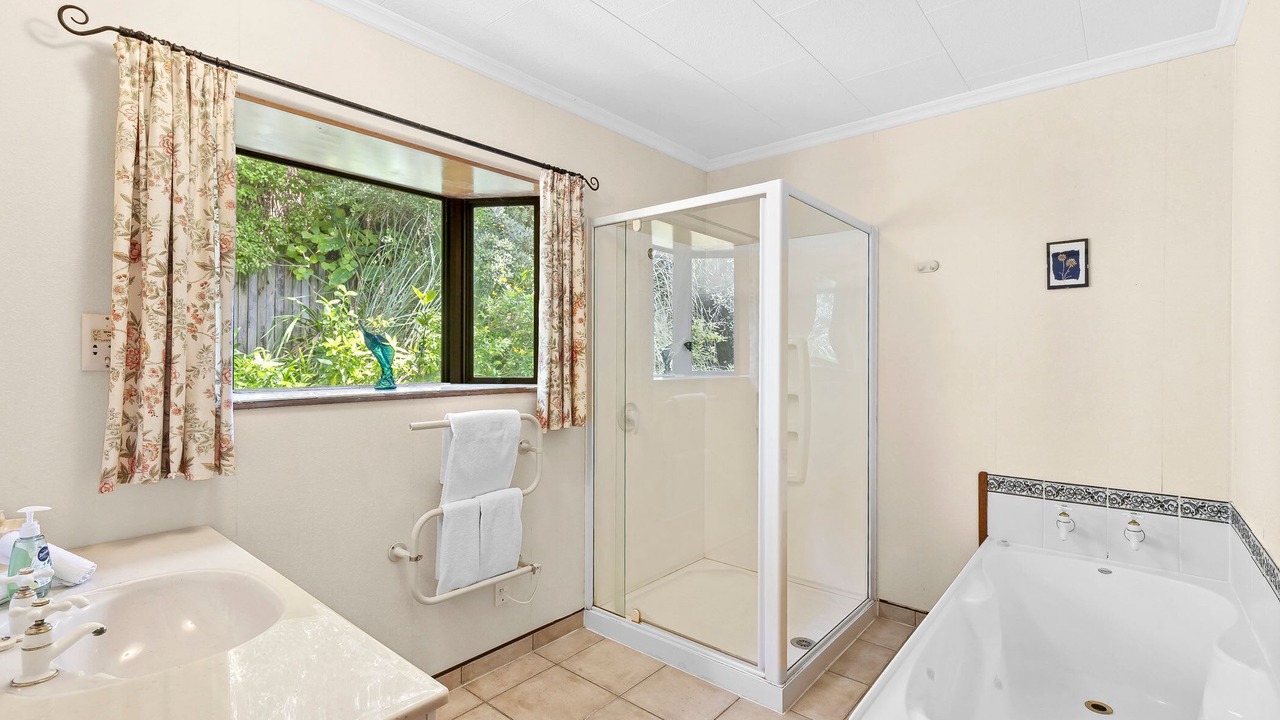 Photo of Bathroom in Parapara