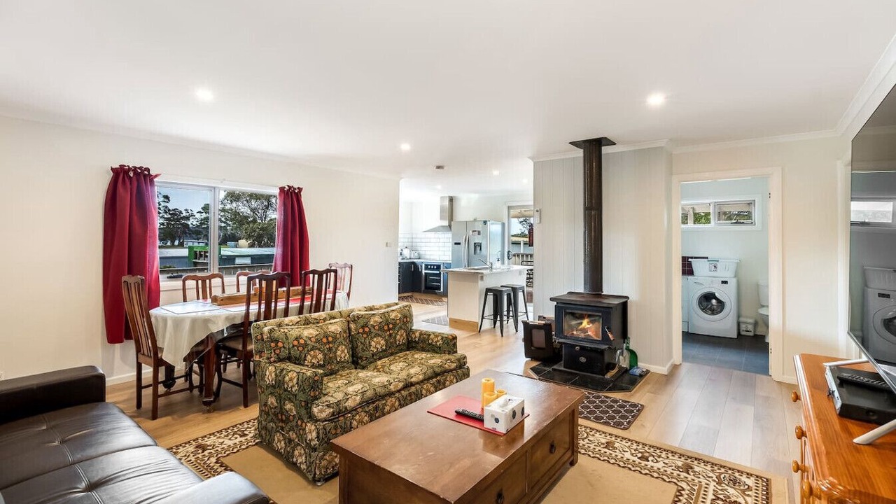 Photo of Livingroom in Sloping Main