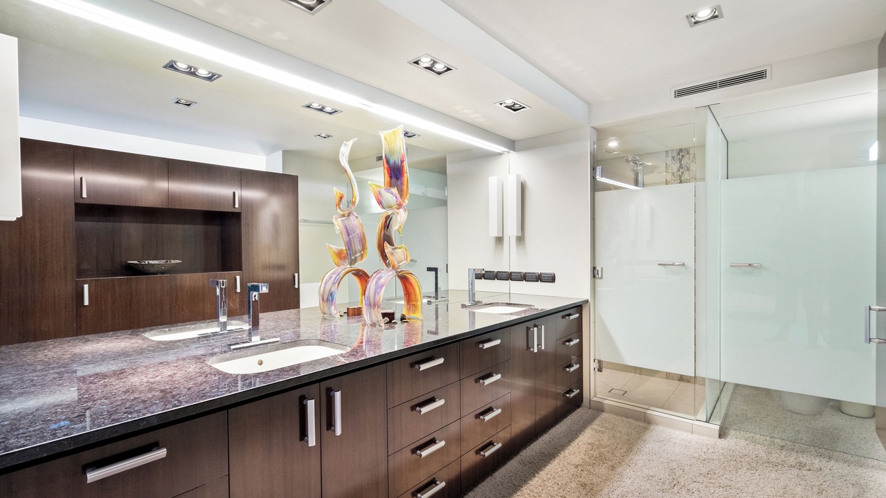 Photo of Bathroom in Ngaio Bay