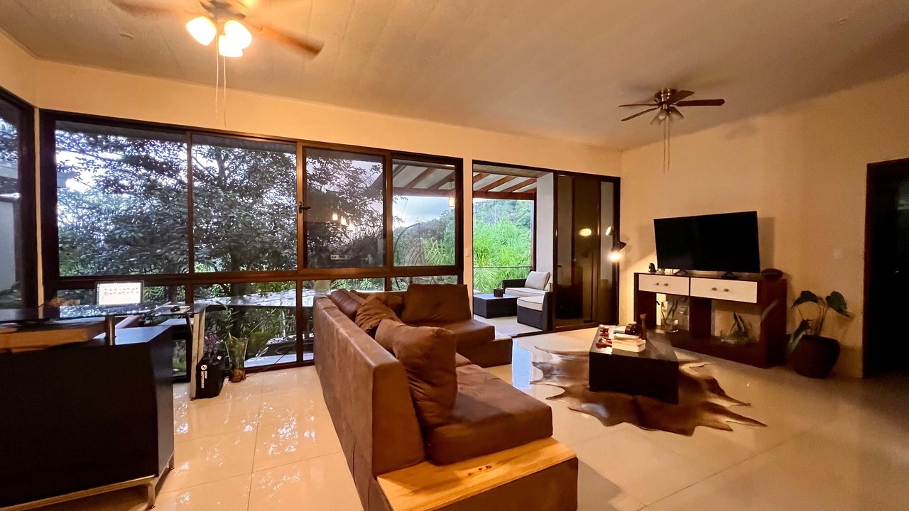 Photo of Livingroom in Mercedes