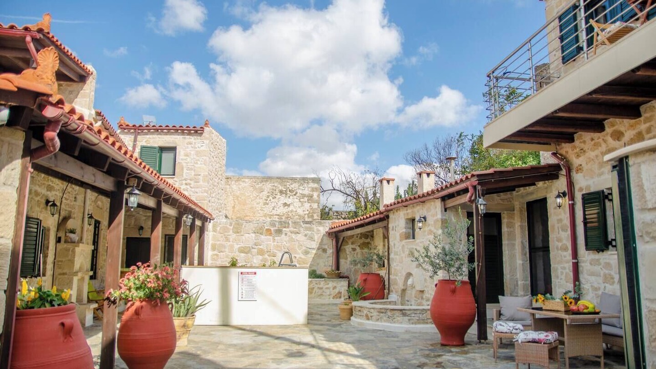 Photo of Patio Balcony in Pirgou