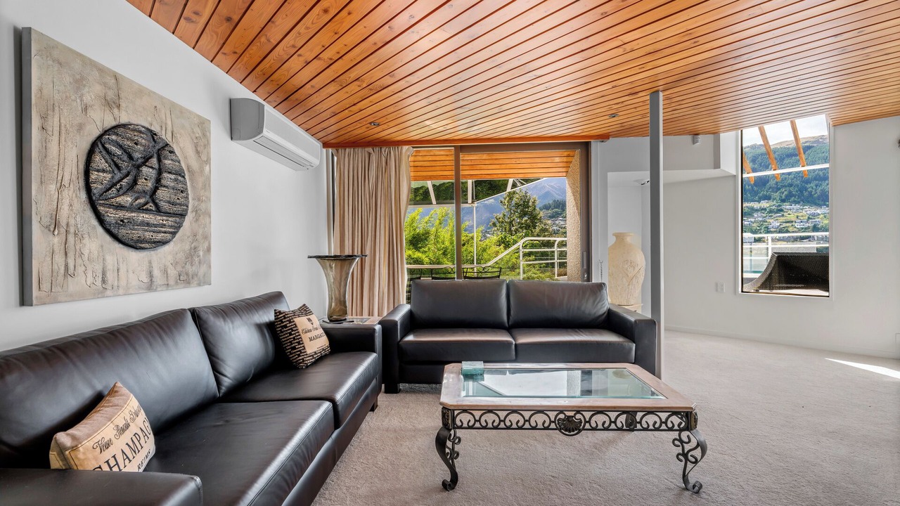 Photo of Livingroom in Kelvin Heights