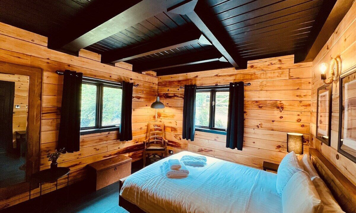Photo of Bedroom in Foyers