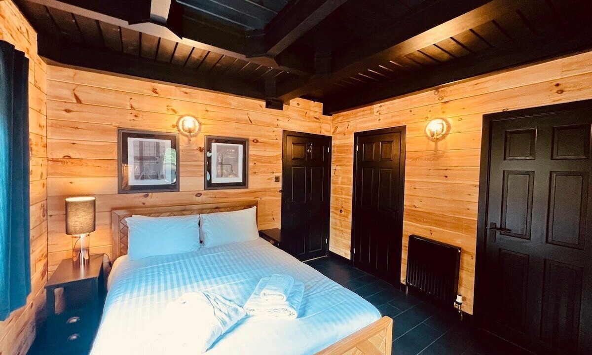 Photo of Bedroom in Foyers