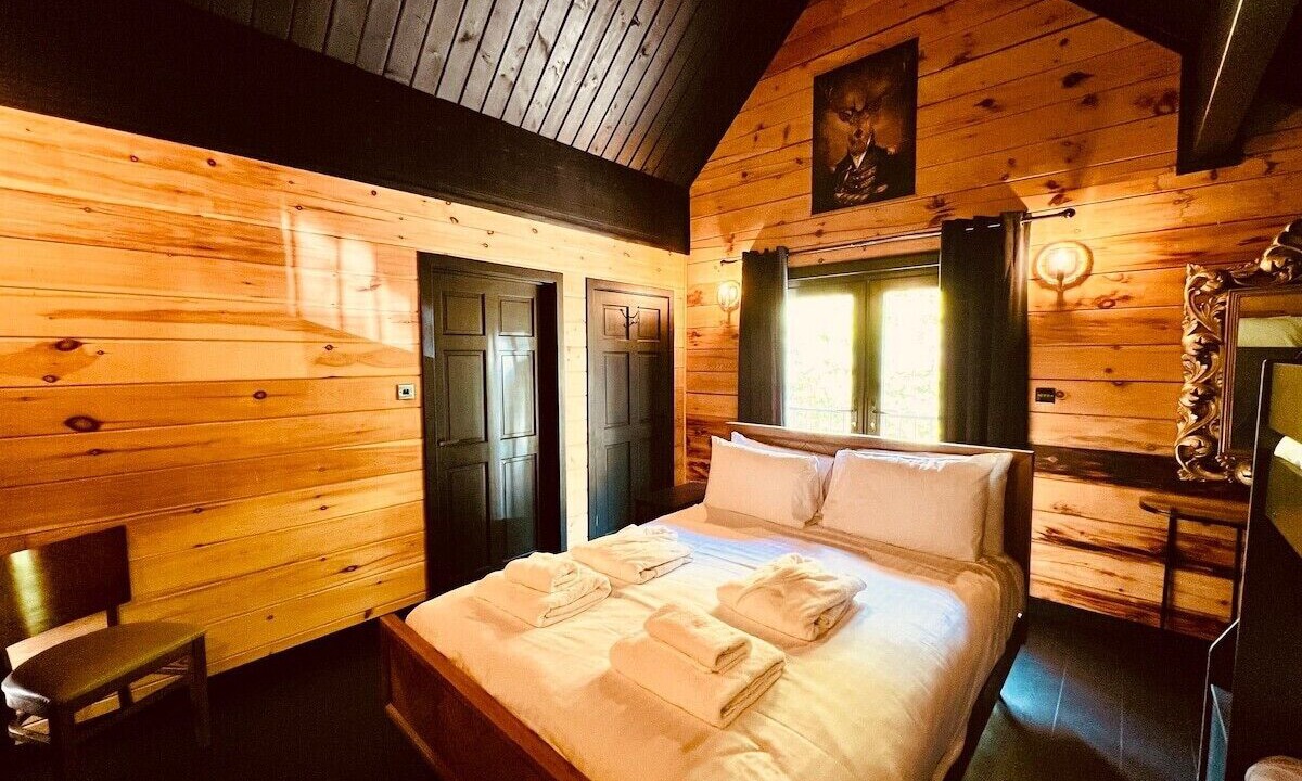 Photo of Bedroom in Foyers
