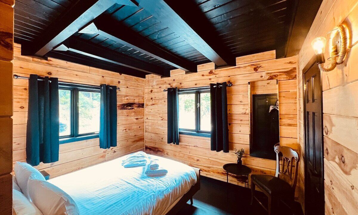 Photo of Bedroom in Foyers