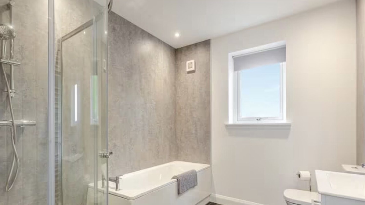 Photo of Bathroom in Tain
