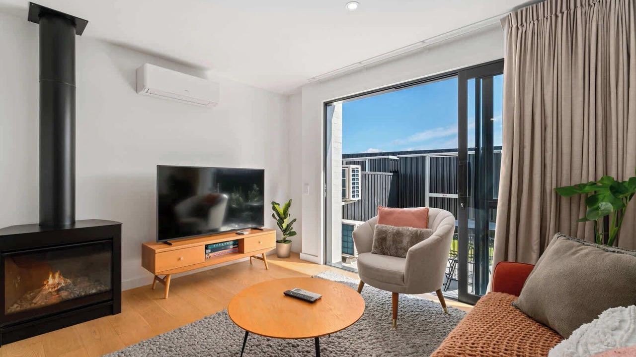 Photo of Livingroom in Albert Town