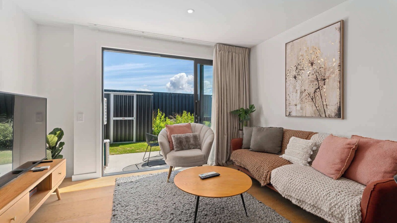 Photo of Livingroom in Albert Town