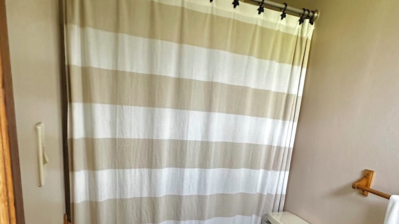 Photo of Bathroom in Roble