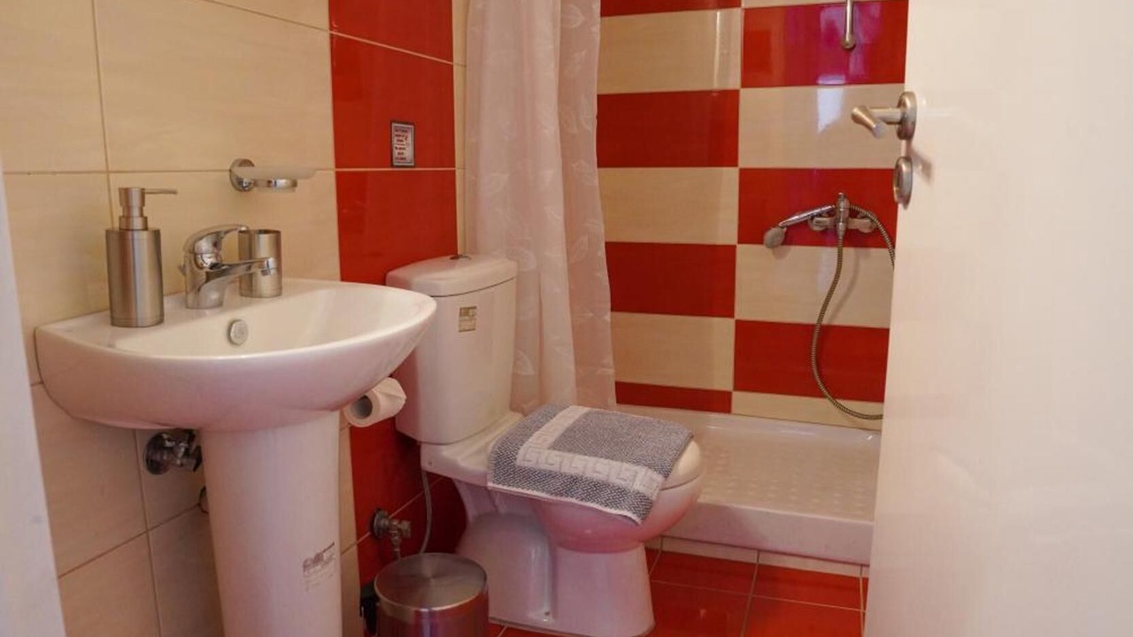 Photo of Bathroom in Marmaketon