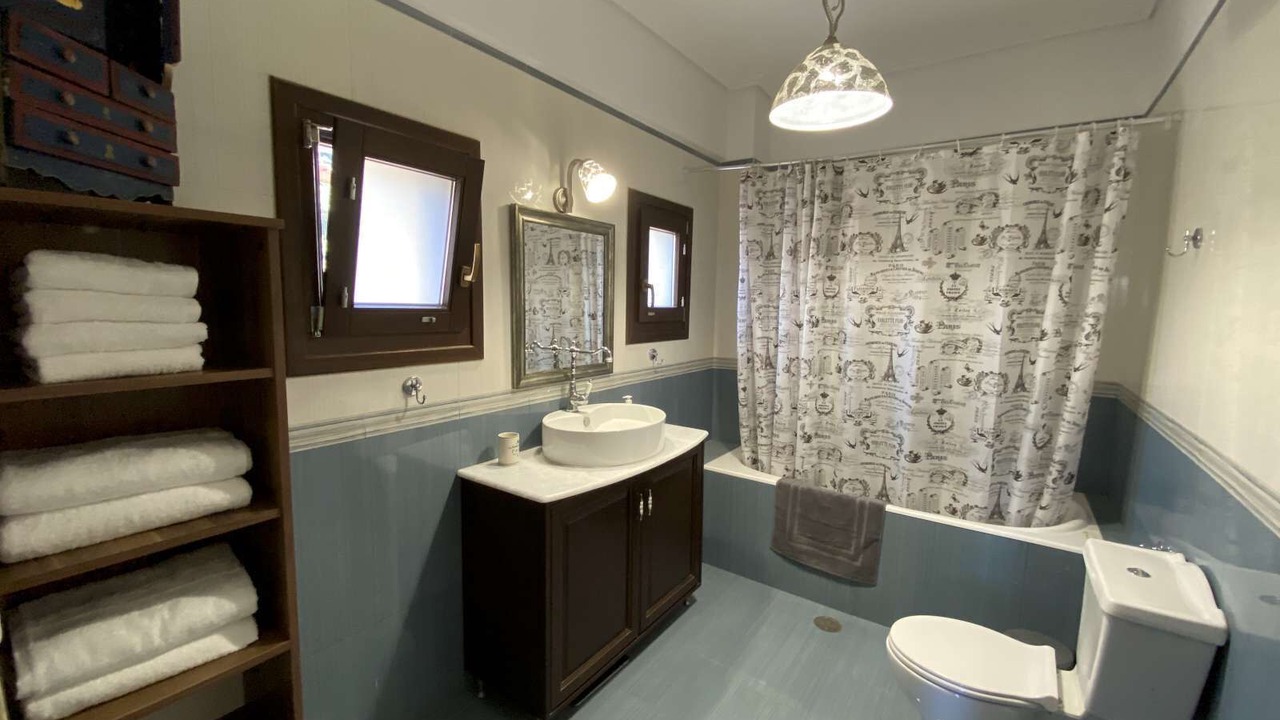 Photo of Bathroom in Filoti