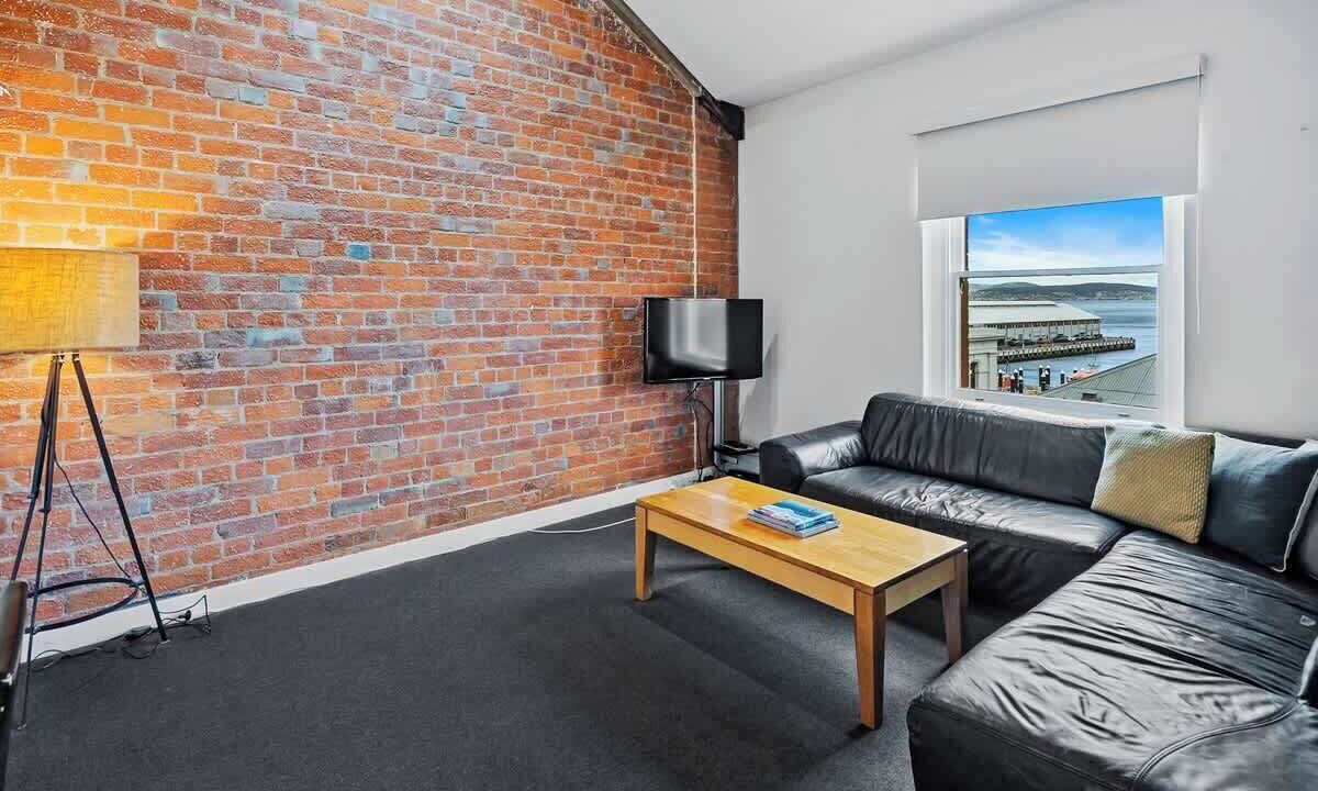 Photo of Livingroom in Sullivan's Cove