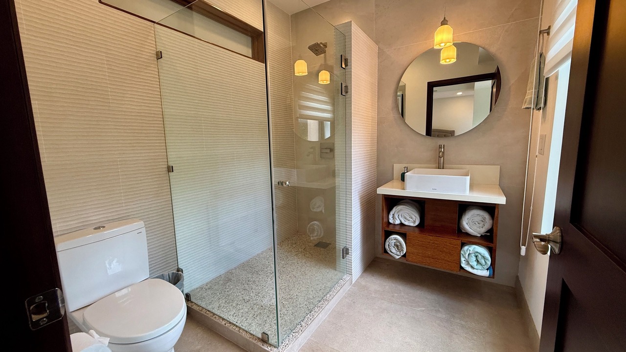 Photo of Bathroom in Pacuare Reserve