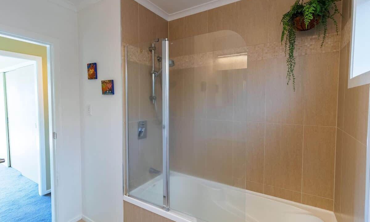Photo of Bathroom in Kawaha Point