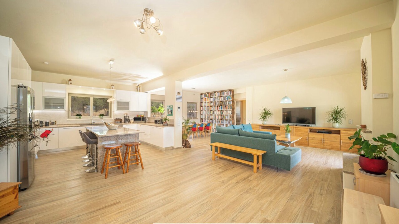 Photo of Livingroom in Karavados