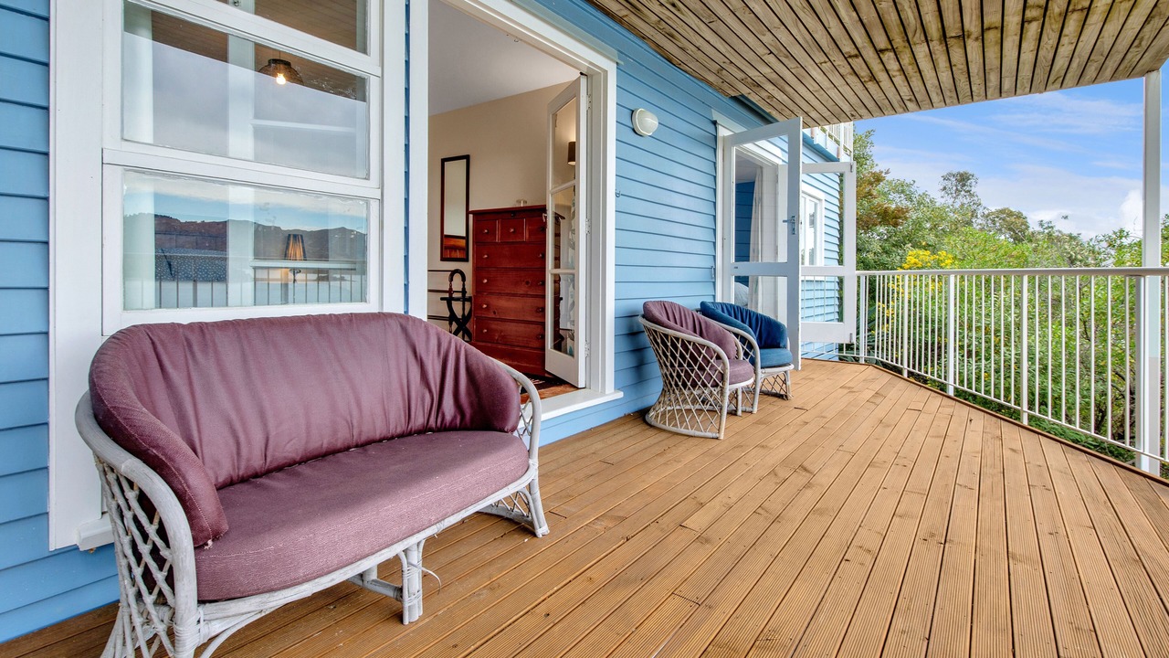 Photo of Patio Balcony in Diamond Harbour