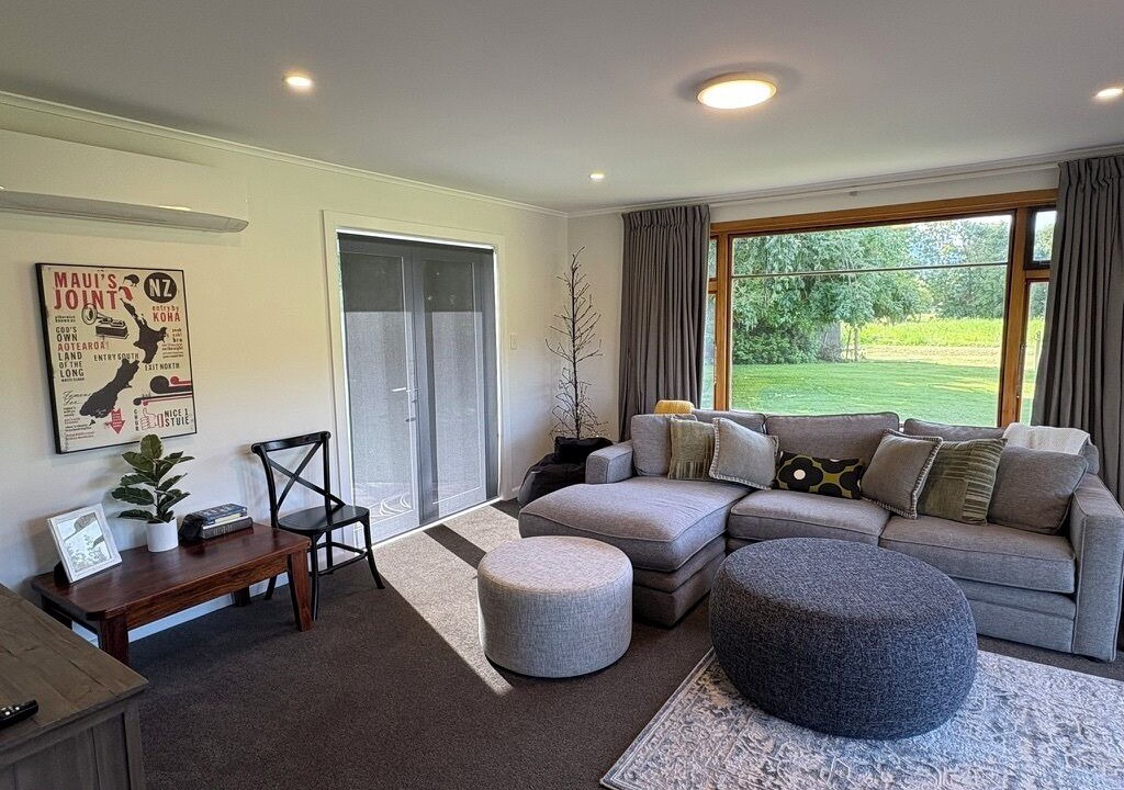 Photo of Livingroom in North Loburn