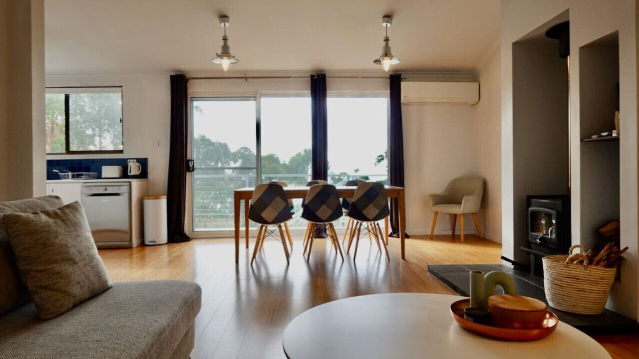 Photo of Livingroom in Eaglehawk Neck