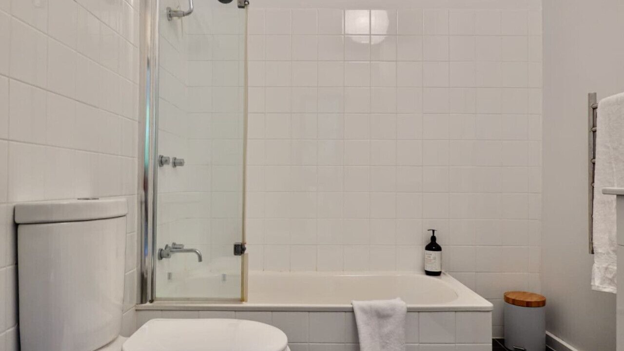 Photo of Bathroom in Eaglehawk Neck