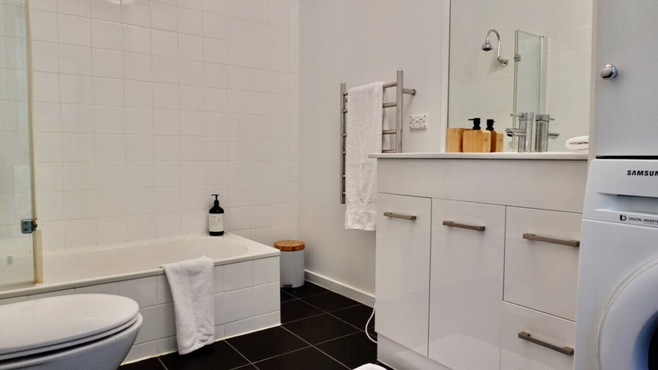 Photo of Bathroom in Eaglehawk Neck