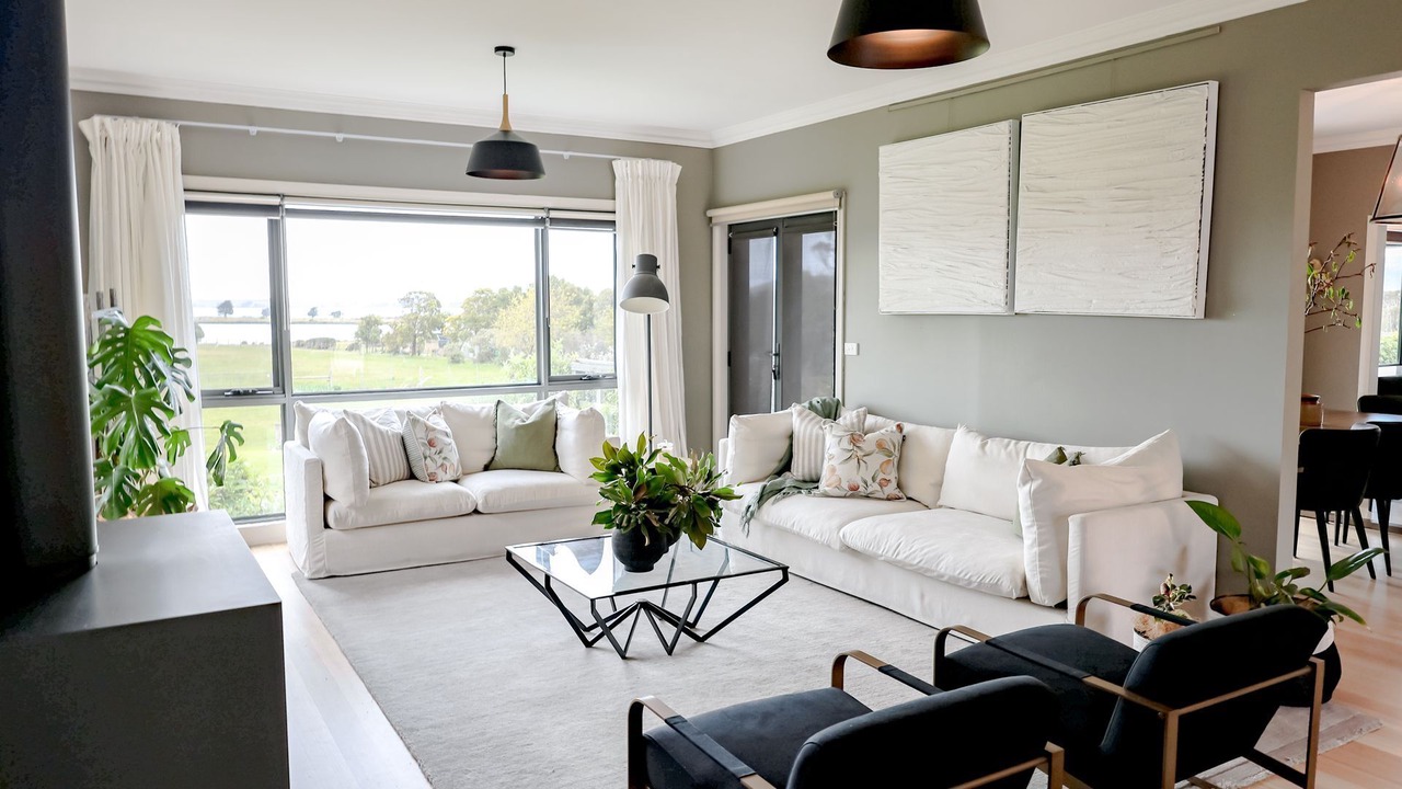 Photo of Livingroom in Clarence Point