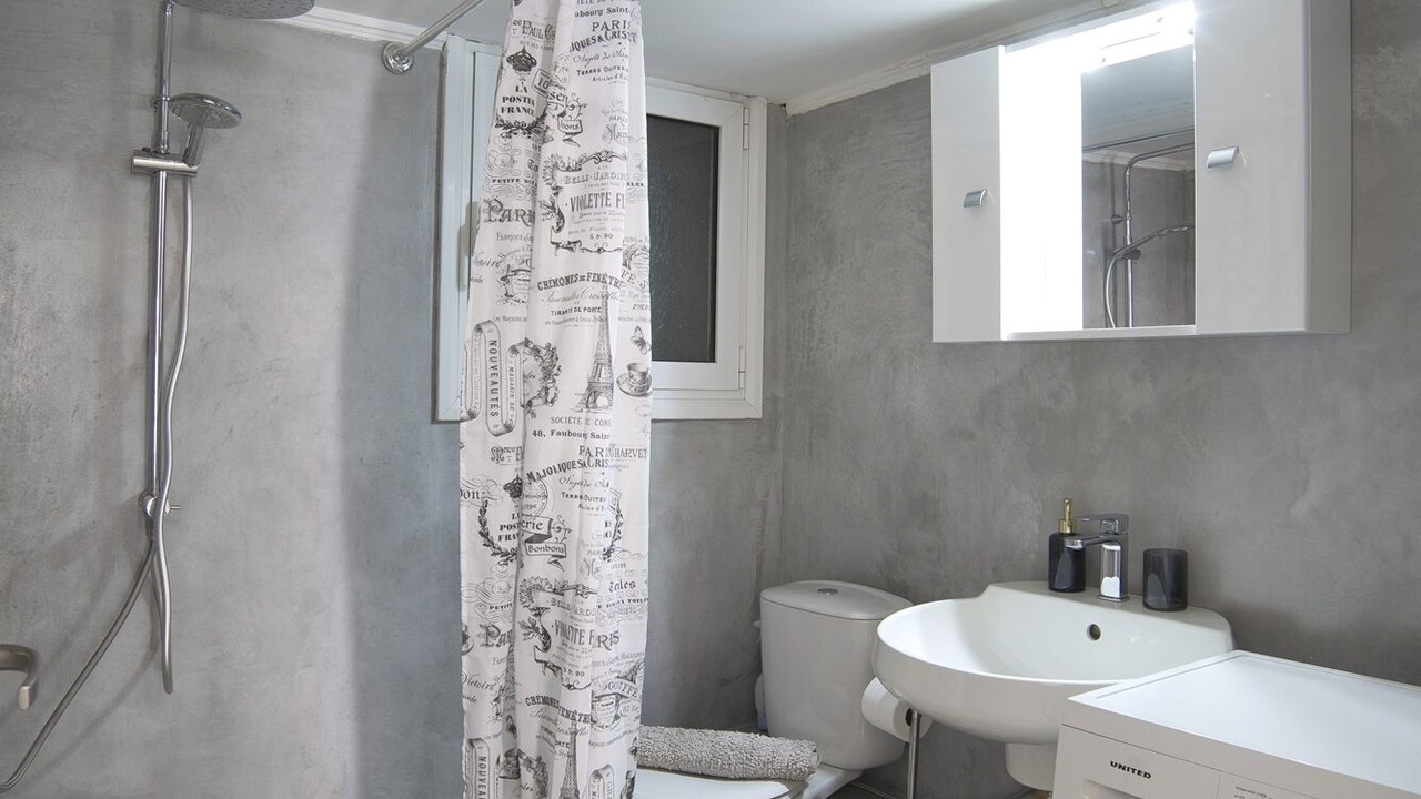 Photo of Bathroom in Piraeus