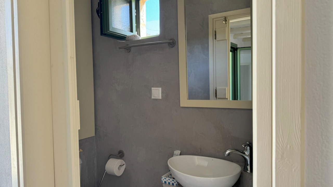 Photo of Bathroom in East Mani