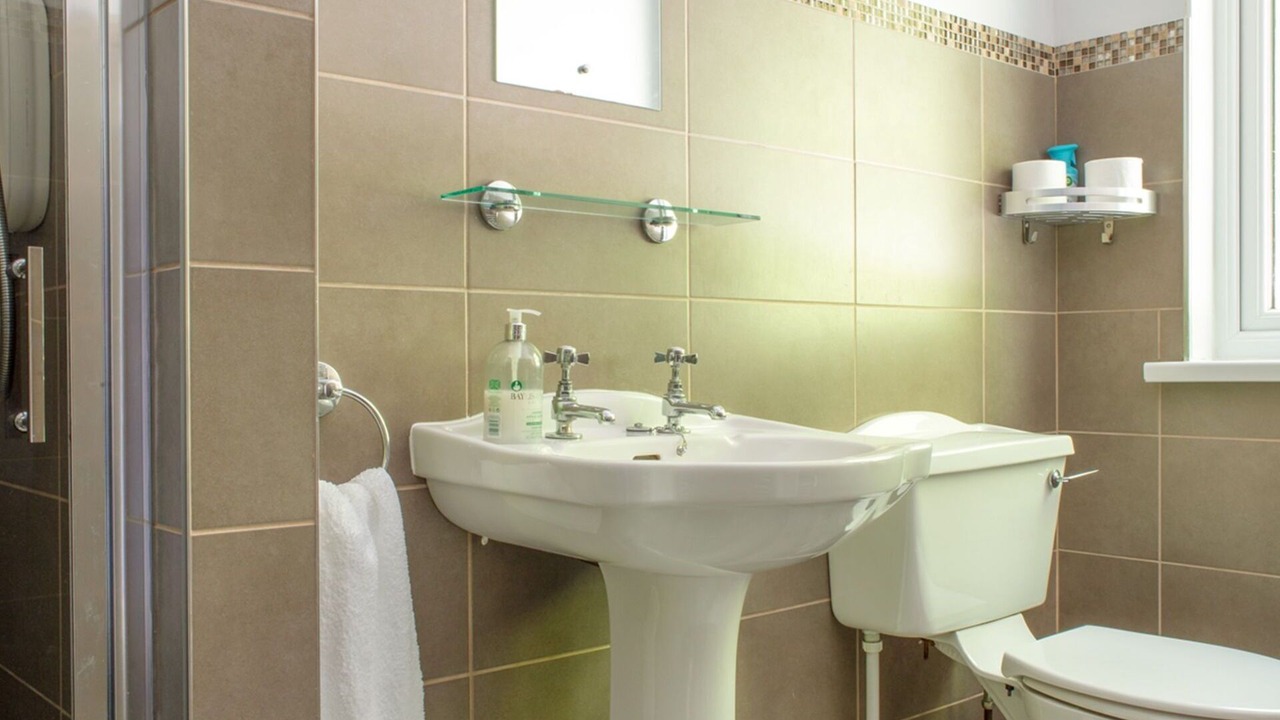 Photo of Bathroom in Dunvegan