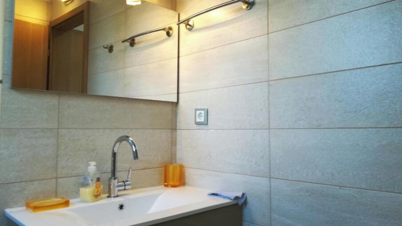 Photo of Bathroom in Mourteri