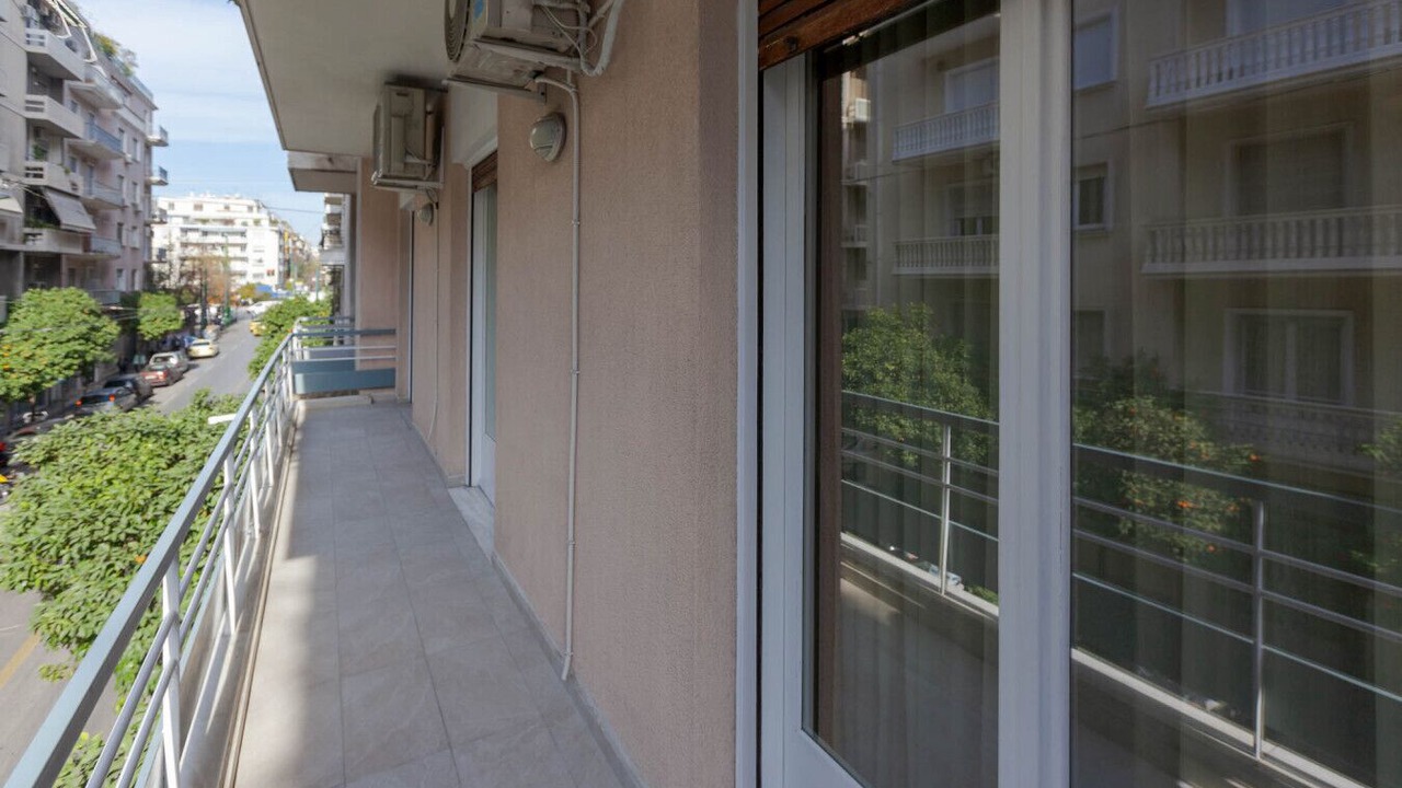 Photo of Patio Balcony in Platia Viktorias