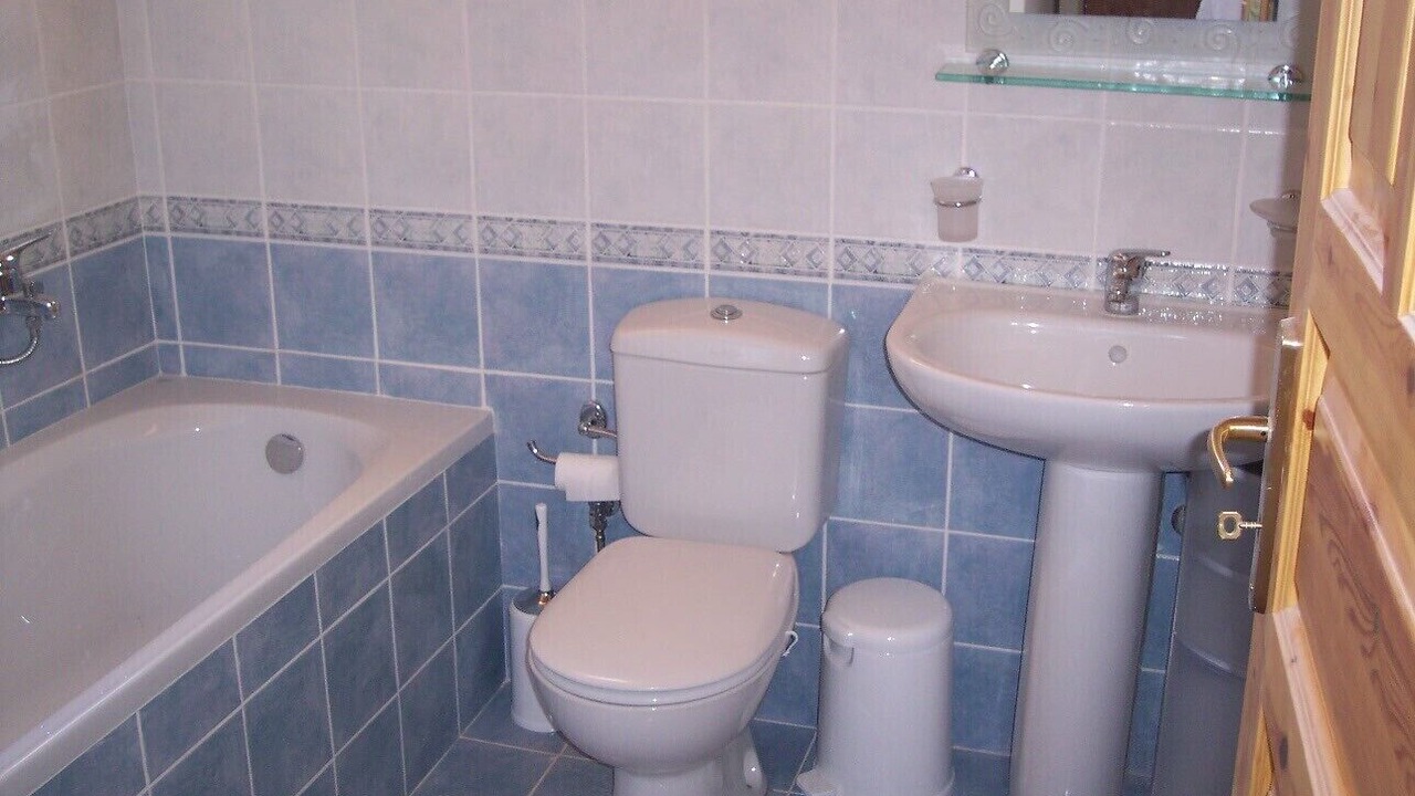 Photo of Bathroom in Roumeli