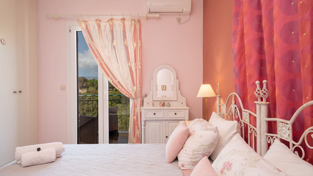 Photo of Bedroom in Katapodata