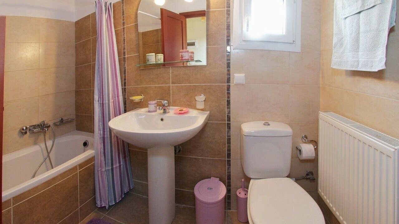 Photo of Bathroom in Katapodata