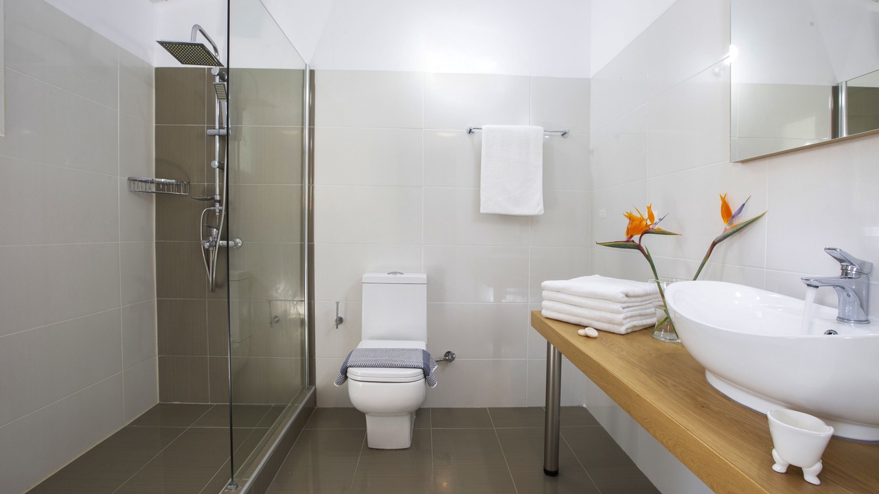 Photo of Bathroom in Mikros Gialos