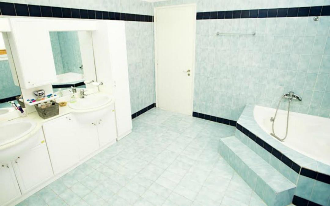 Photo of Bathroom in Mytikas