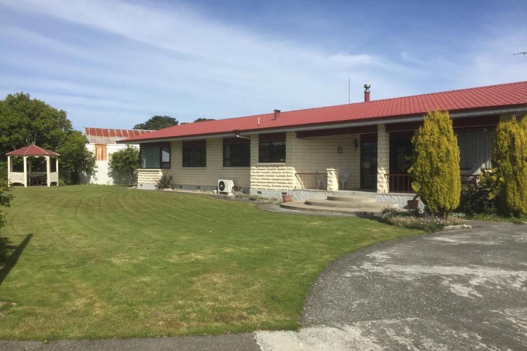 Photo of Buildings in Tuatapere