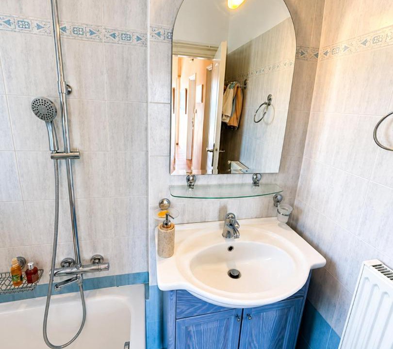 Photo of Bathroom in Platees