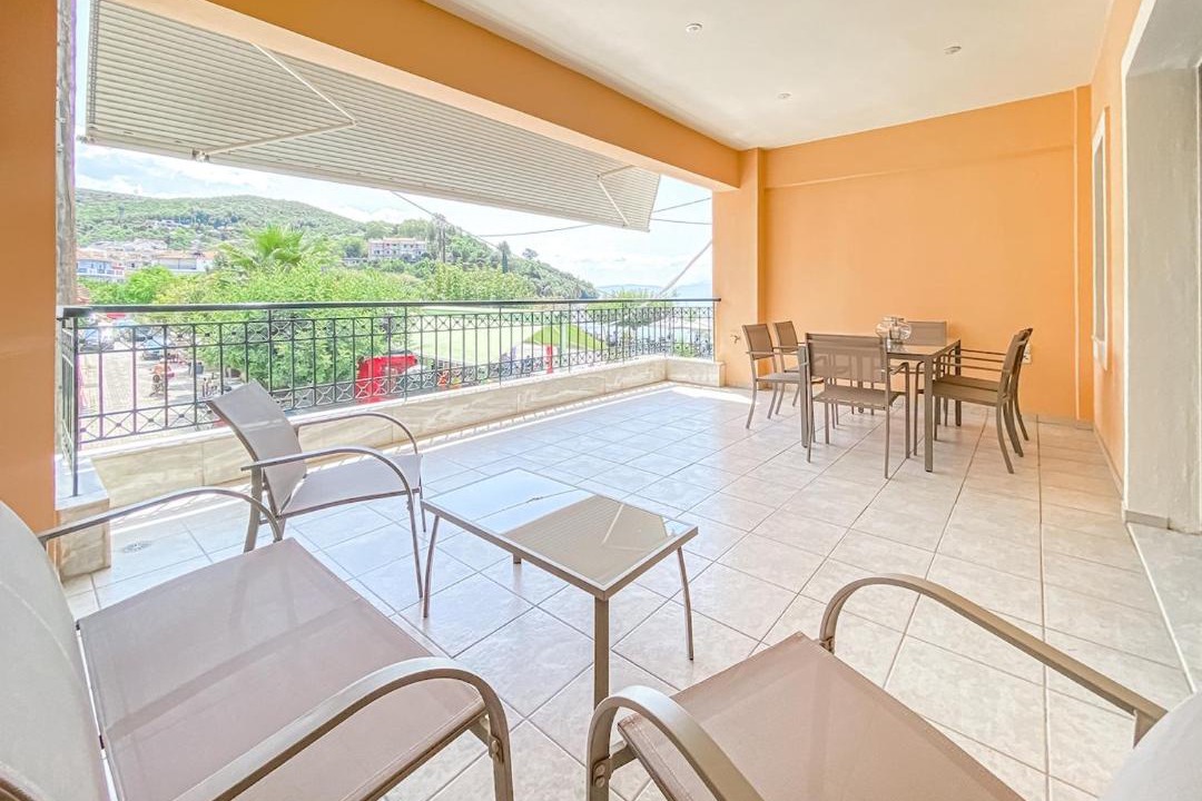 Photo of Patio Balcony in Menidion