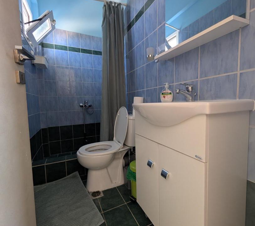 Photo of Bathroom in Valanidorrachi