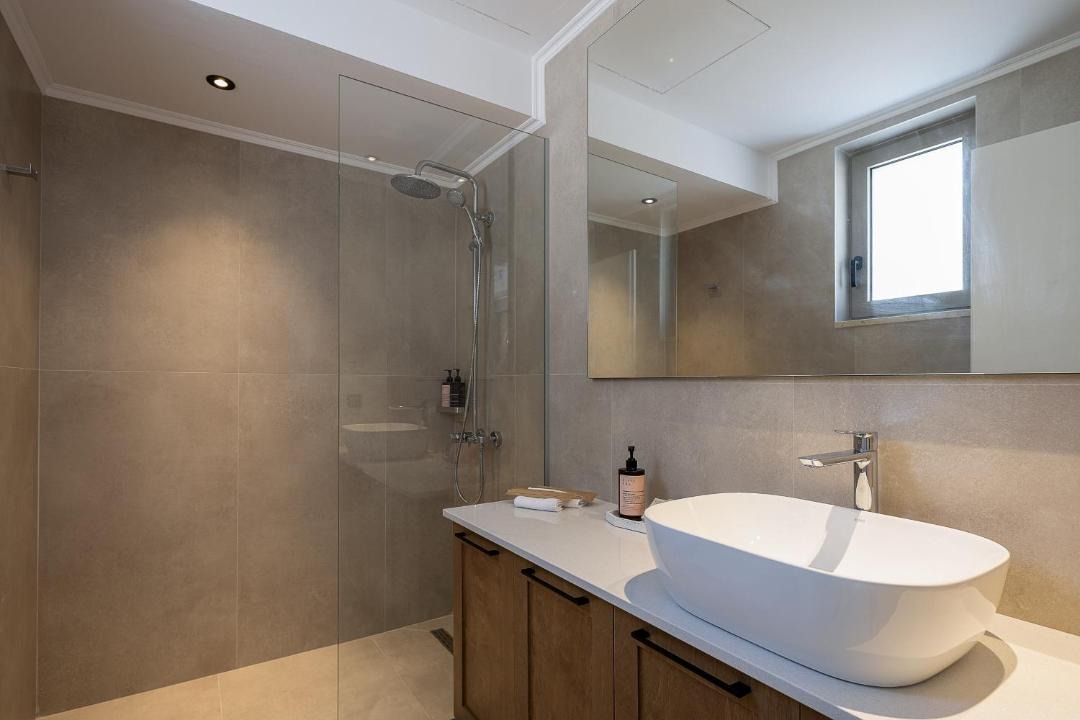 Photo of Bathroom in Impros
