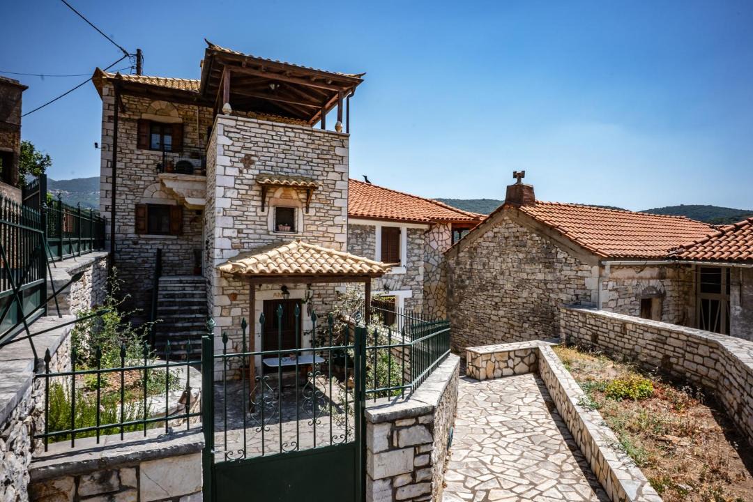 Photo of Buildings in Figaleia