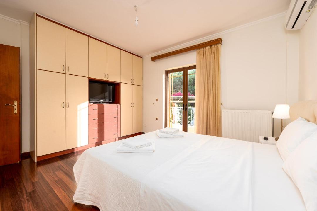 Photo of Bedroom in Aigialeia
