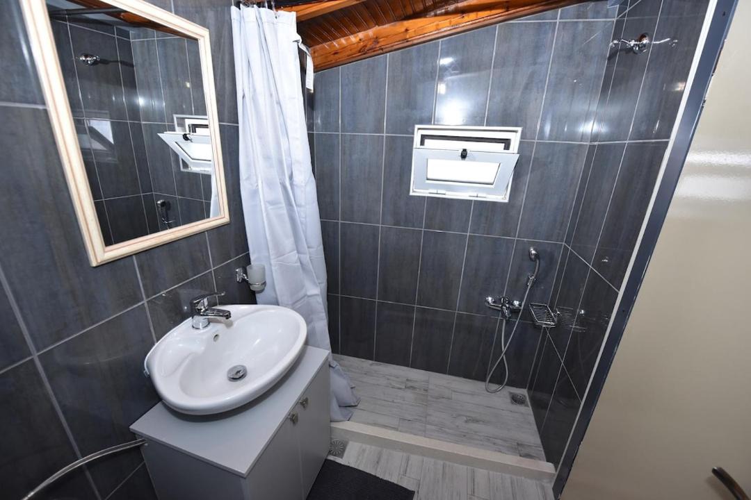 Photo of Bathroom in Arta
