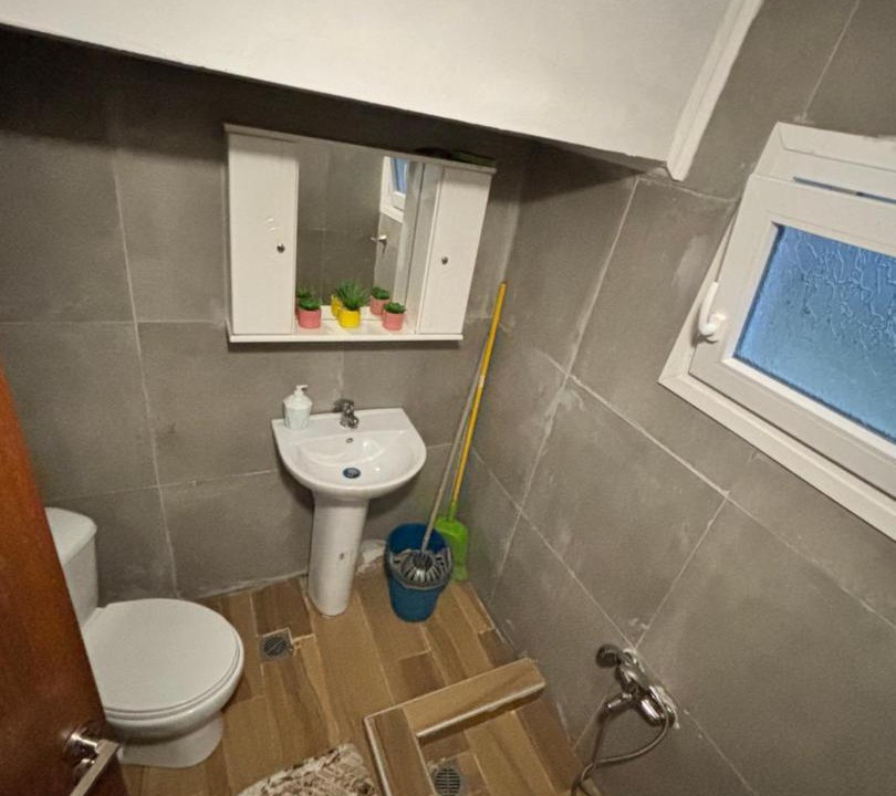 Photo of Bathroom in Drama