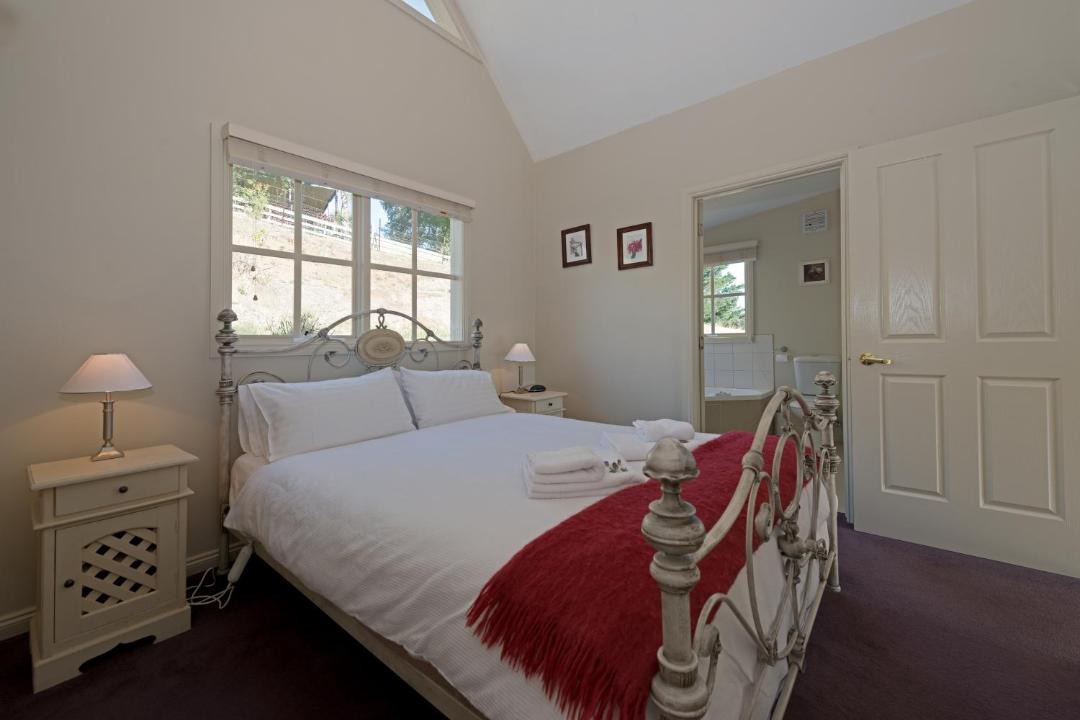 Photo of Bedroom in Grove