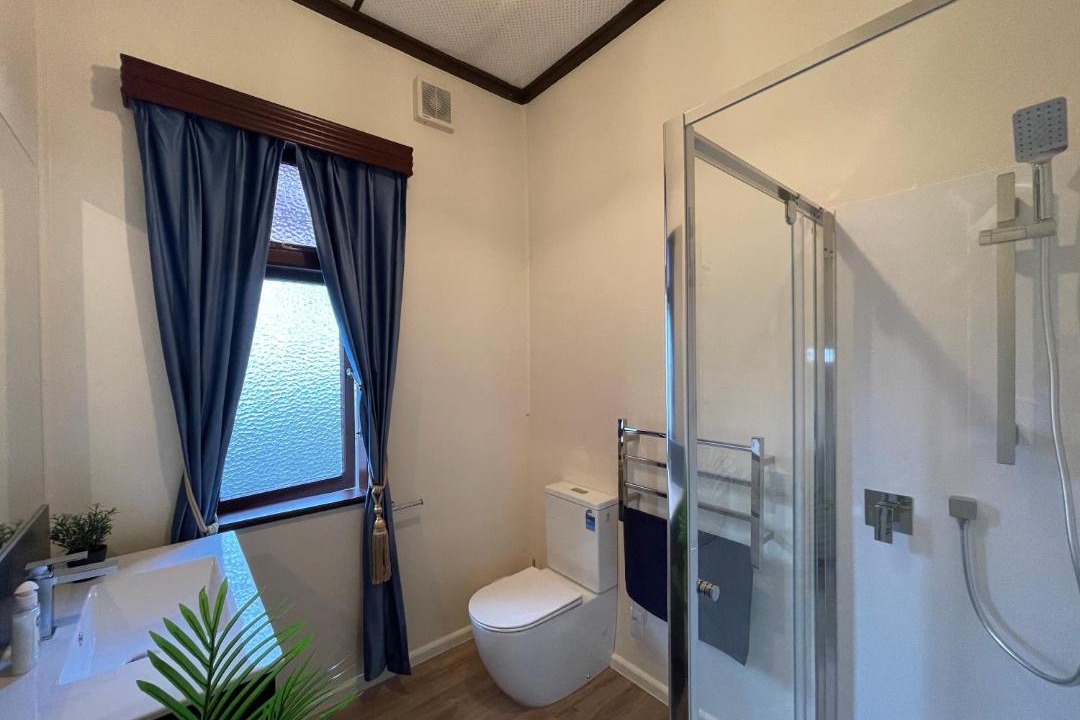 Photo of Bathroom in Hamilton Lake