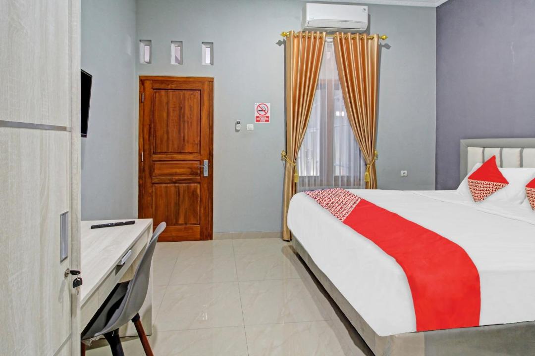 Photo of Bedroom in Hargomulyo